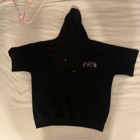 Adidas short sleeve hoodie sweater - Picture 3 of 4